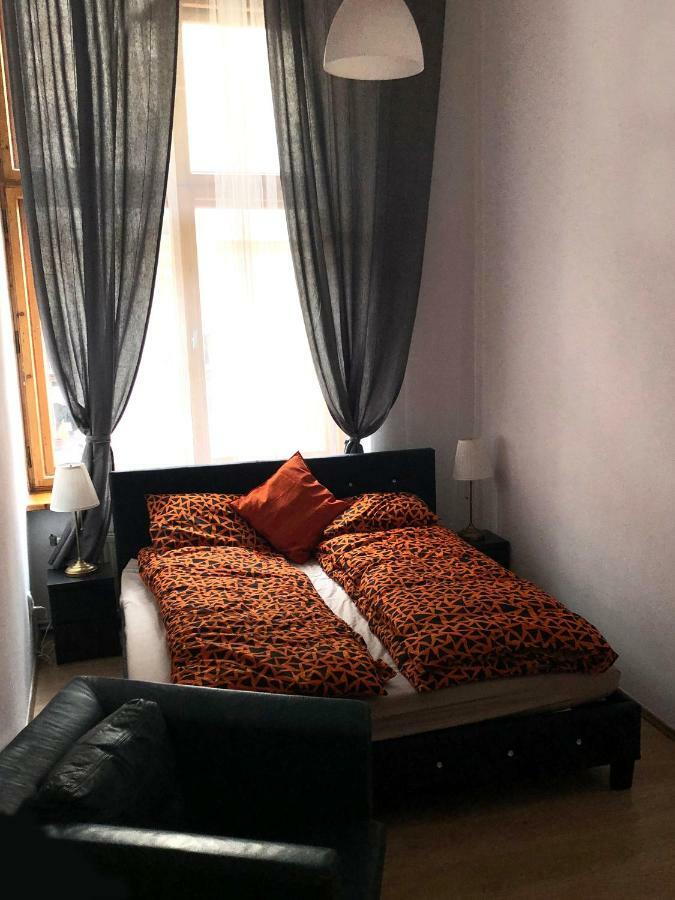 Glamour Florianska 32